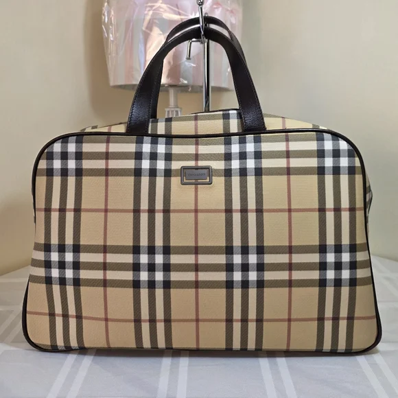 Burberry Vintage Overnight Bag. EUC - Picture 1 of 14